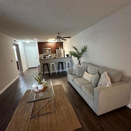 Incredible Two Bedroom Hollywood Apartments Free Parking Los Angeles Eksteriør billede