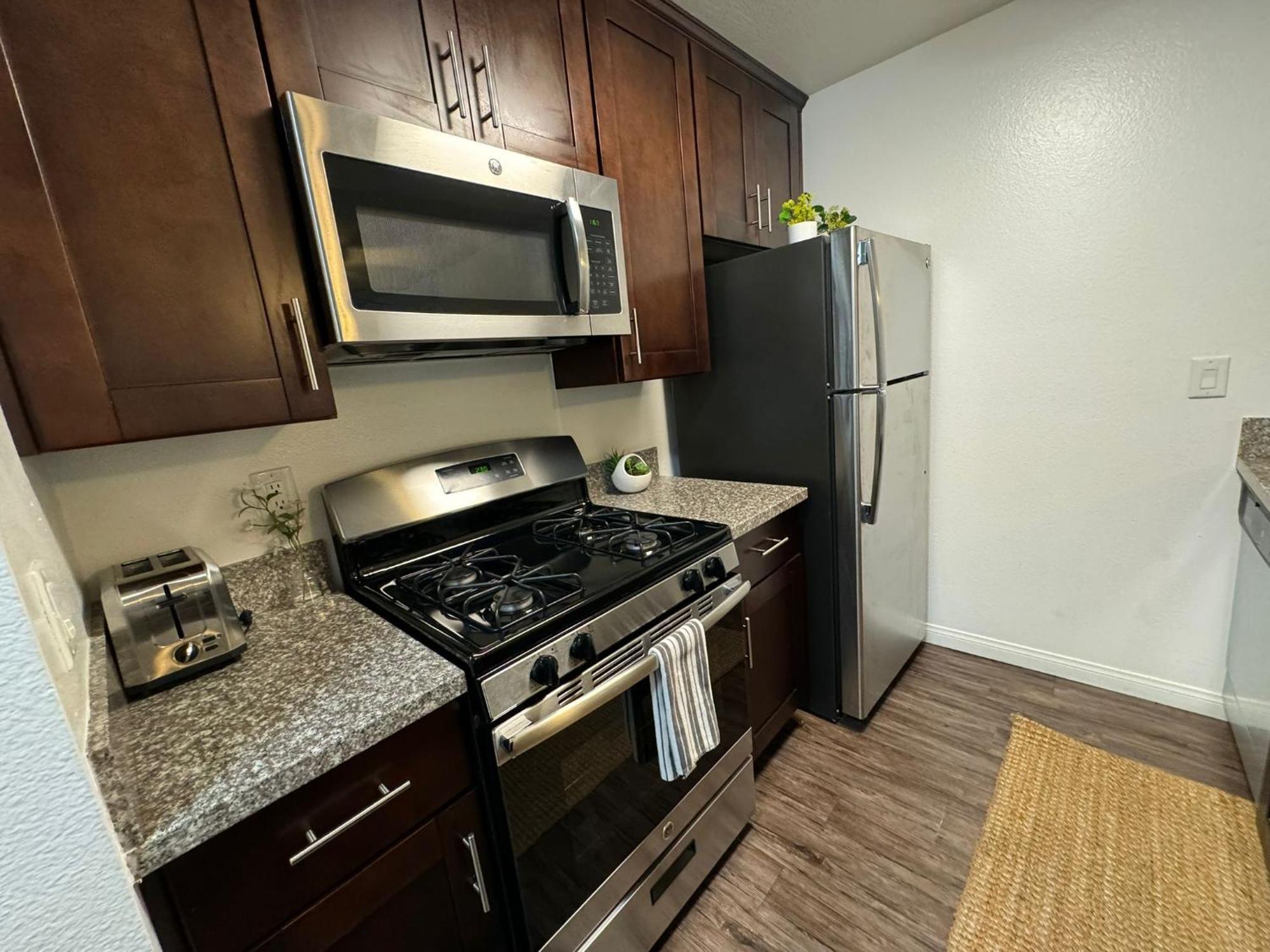 Incredible Two Bedroom Hollywood Apartments Free Parking Los Angeles Eksteriør billede