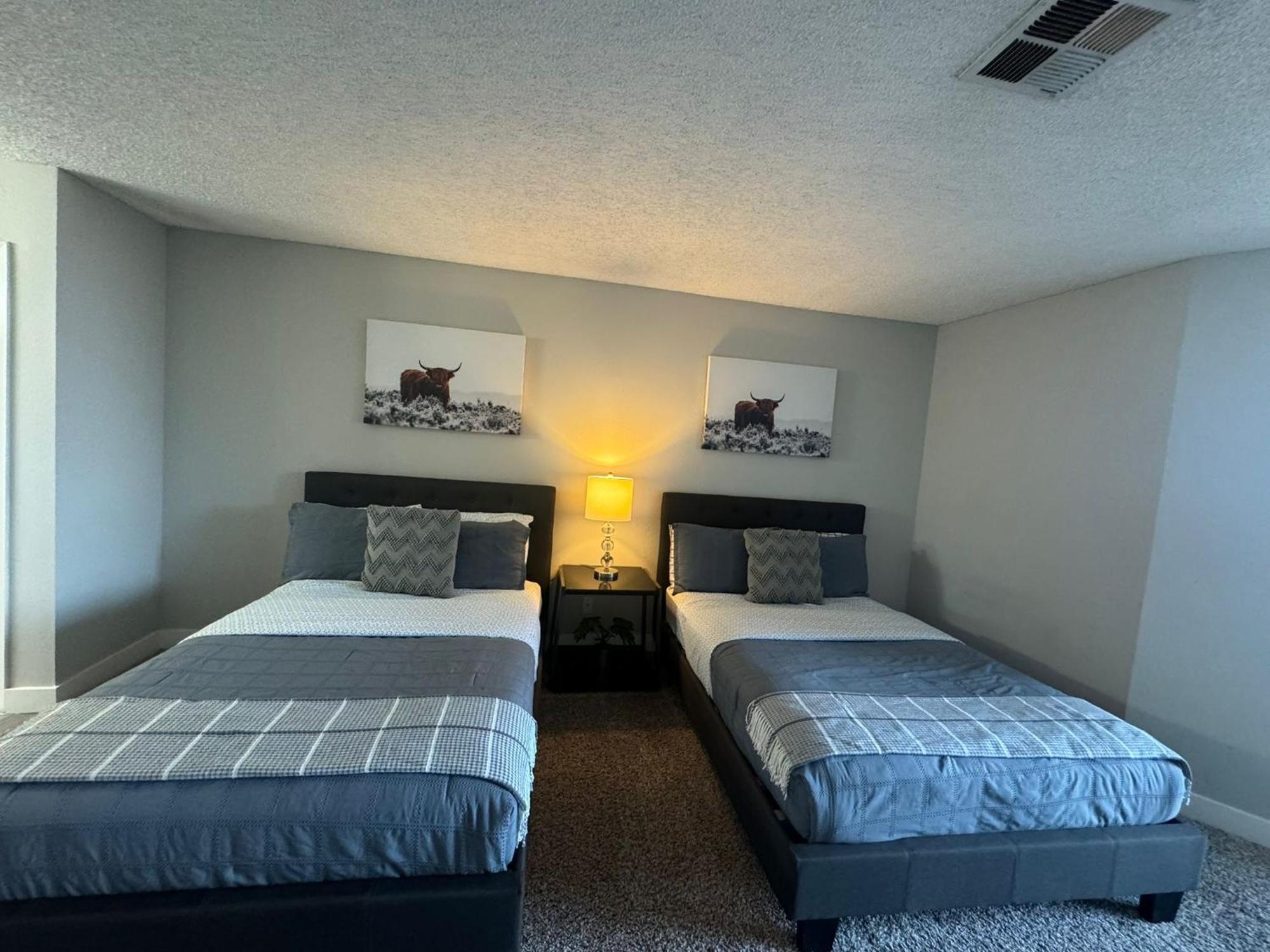 Incredible Two Bedroom Hollywood Apartments Free Parking Los Angeles Eksteriør billede