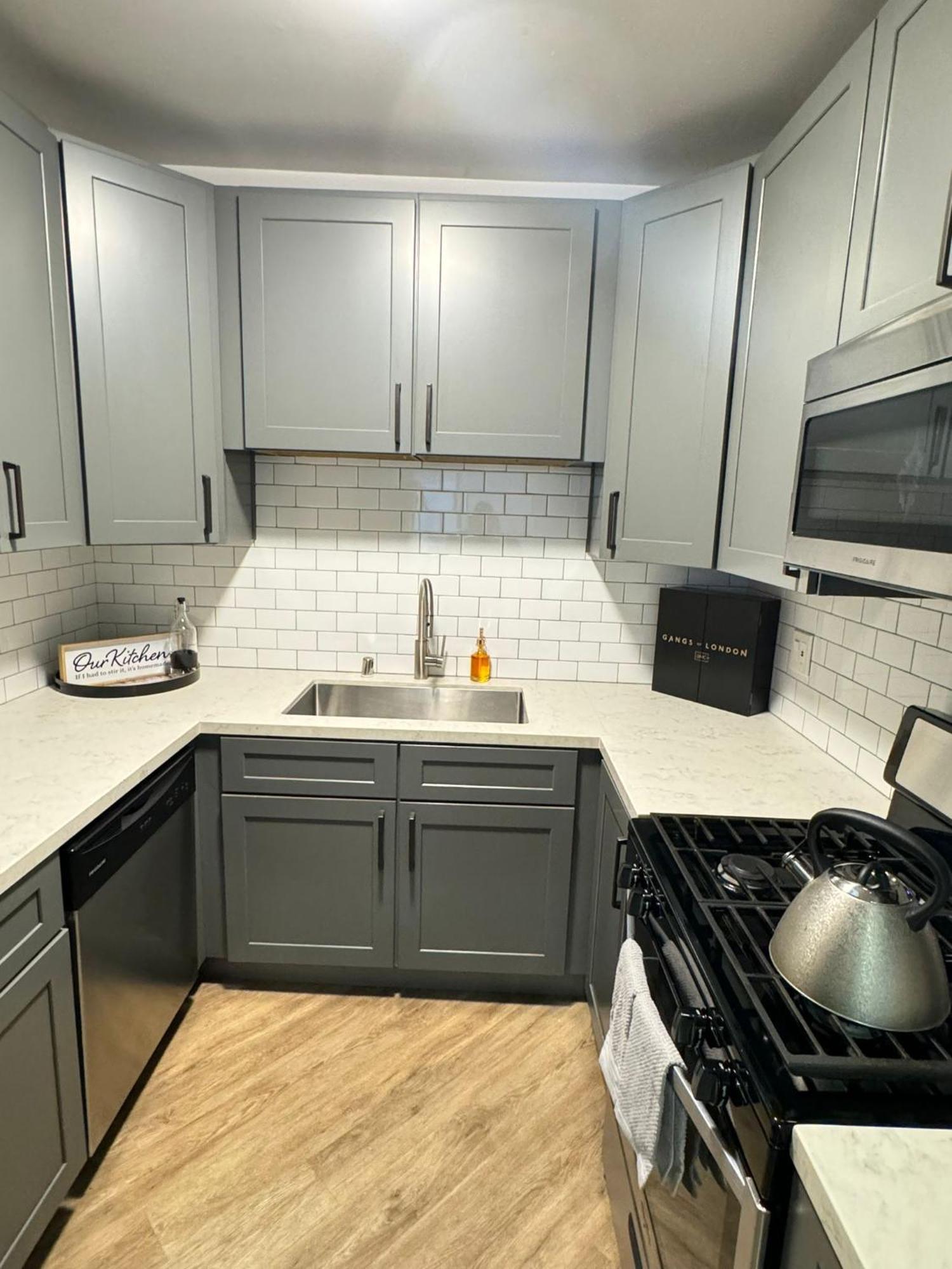 Incredible Two Bedroom Hollywood Apartments Free Parking Los Angeles Eksteriør billede